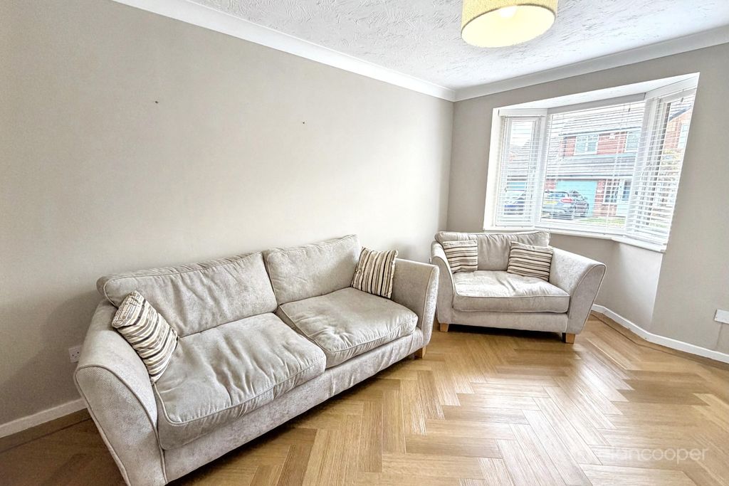 Property photo 2 of 13 5501864