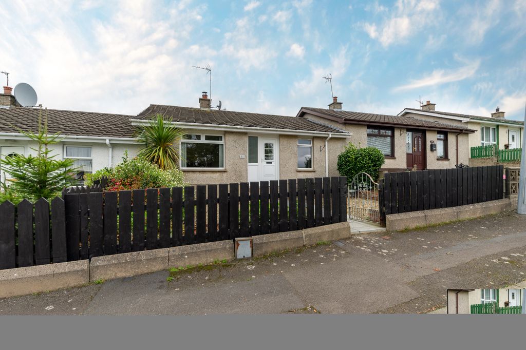 Property photo 2 of 30 004