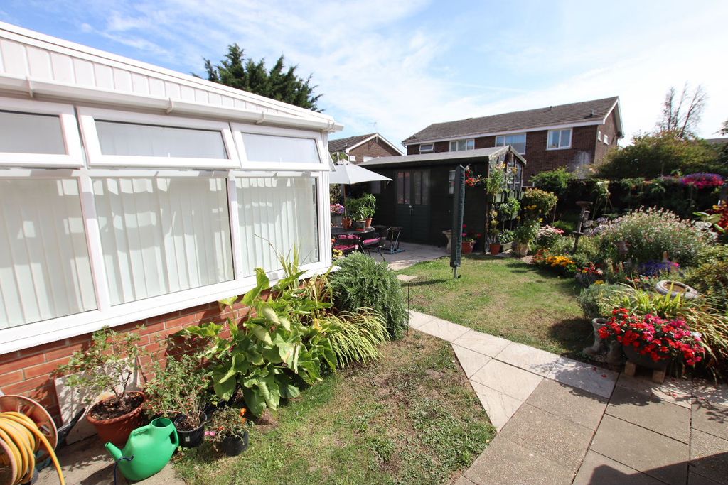 Property photo 1 of 20 Land Close, Clacton On Sea