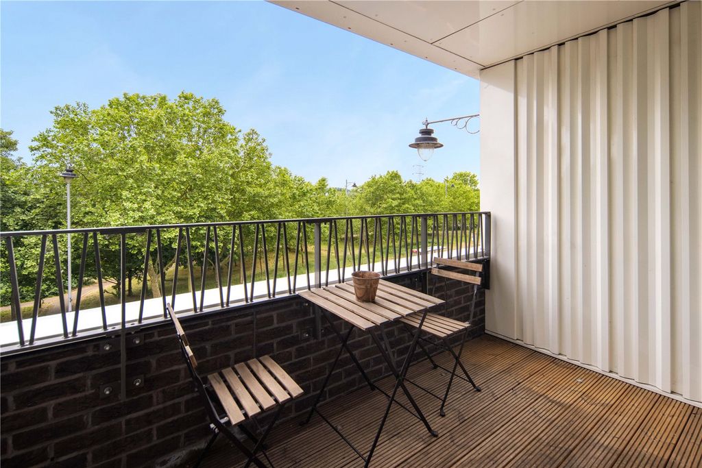 Property photo 3 of 14 Balcony