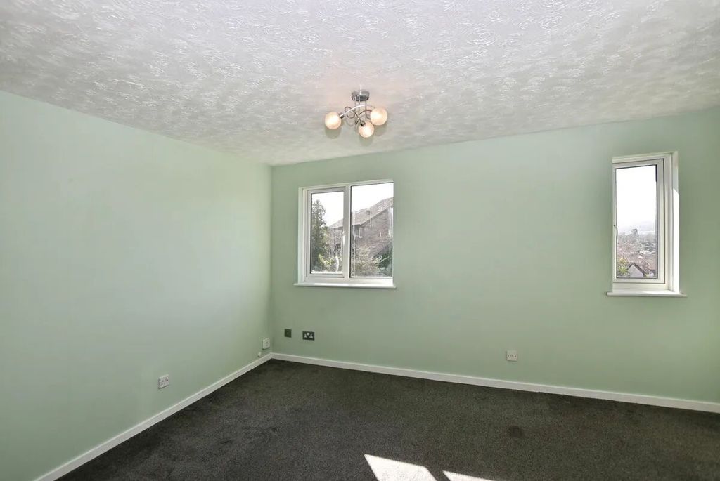 Property photo 2 of 12 Picture 2