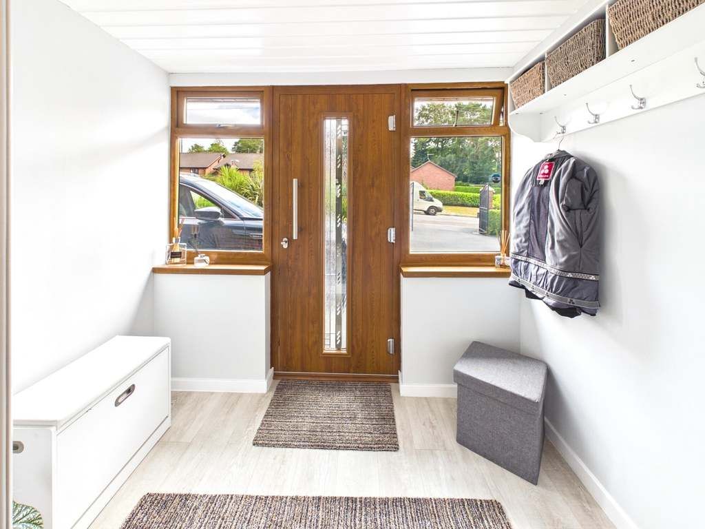 Property photo 2 of 33 Enclosed Front Porch