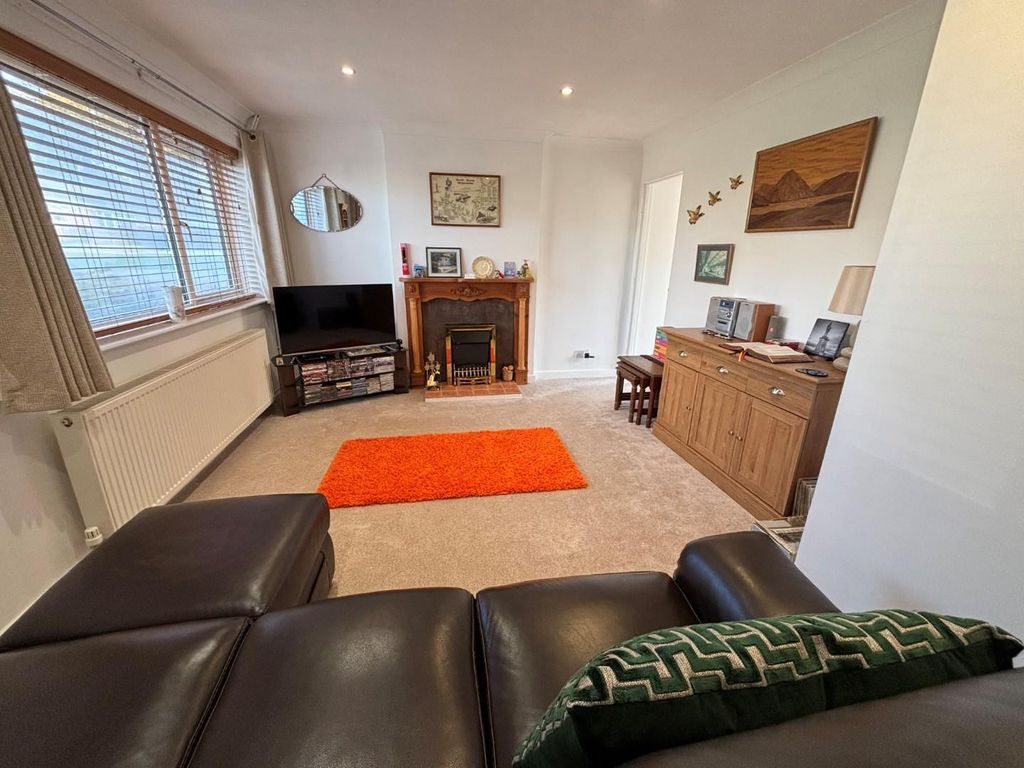 Property photo 3 of 12 2.Jpg