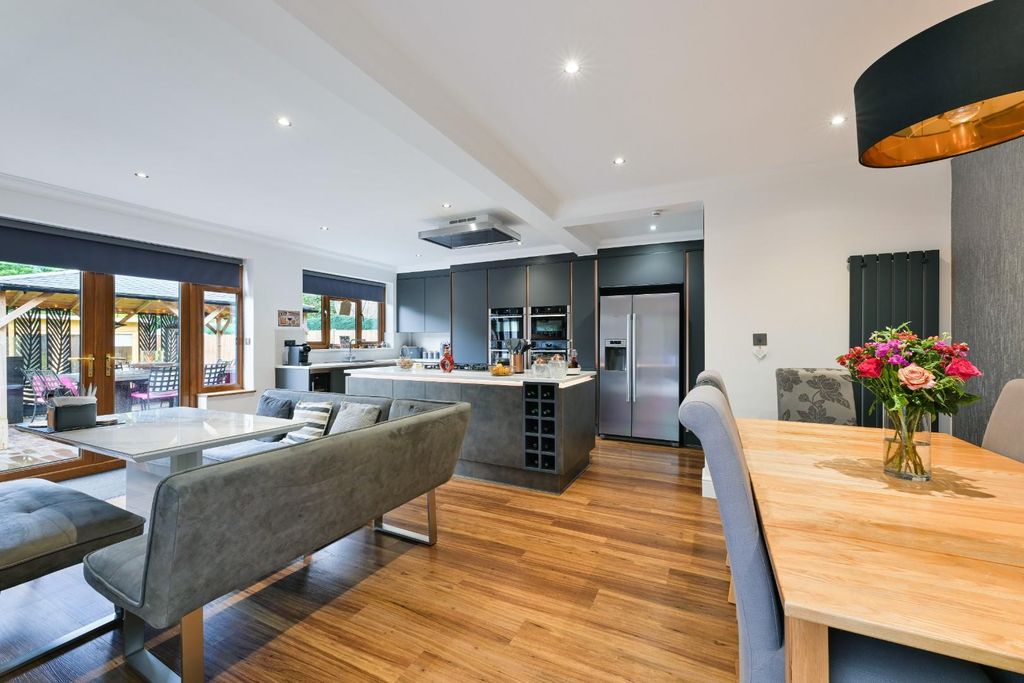 Property photo 2 of 28 Buckland Road -4.Jpg