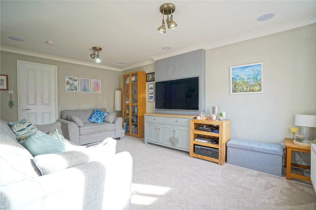 Property photo 2 of 17 Picture No. 18