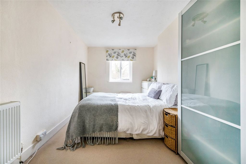 Property photo 3 of 7 Bedroom