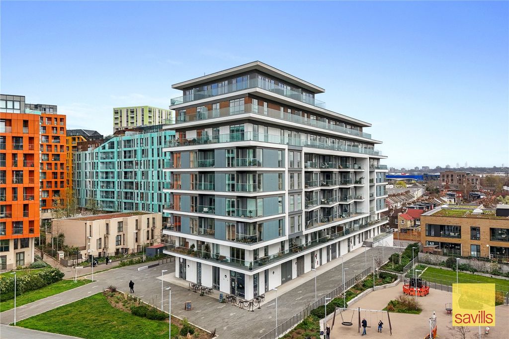 Property photo 1 of 18 External