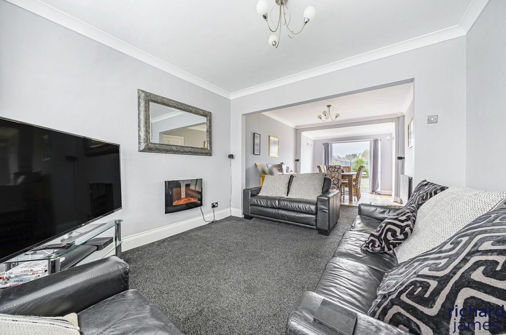 Property photo 3 of 20 245Bff5Ba3F5403Ca9c23A682cc7A834