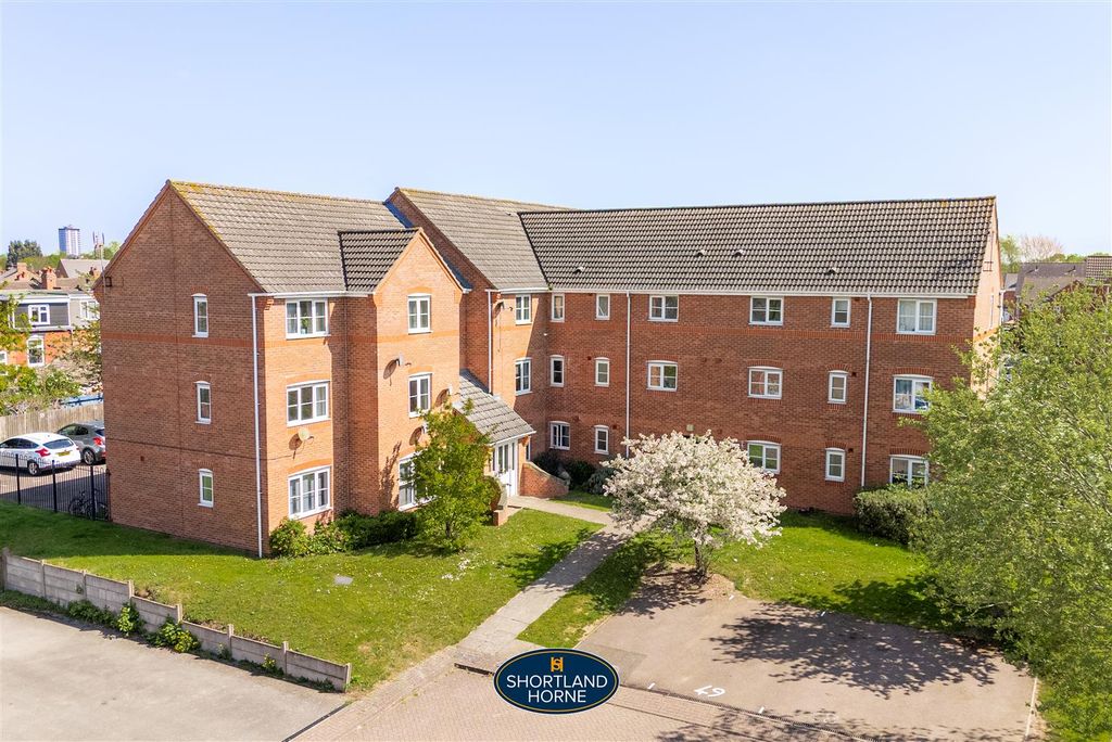 Property photo 1 of 9