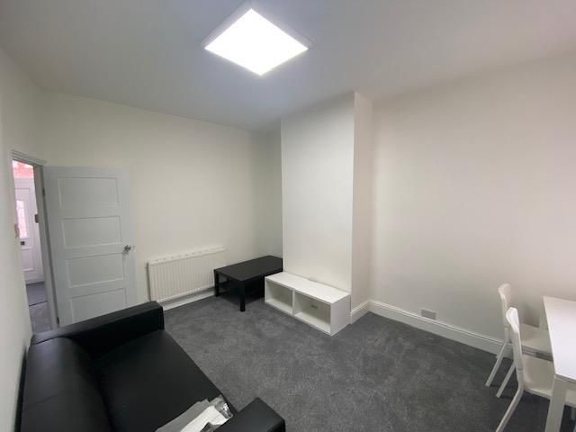 Property photo 3 of 13 Lounge