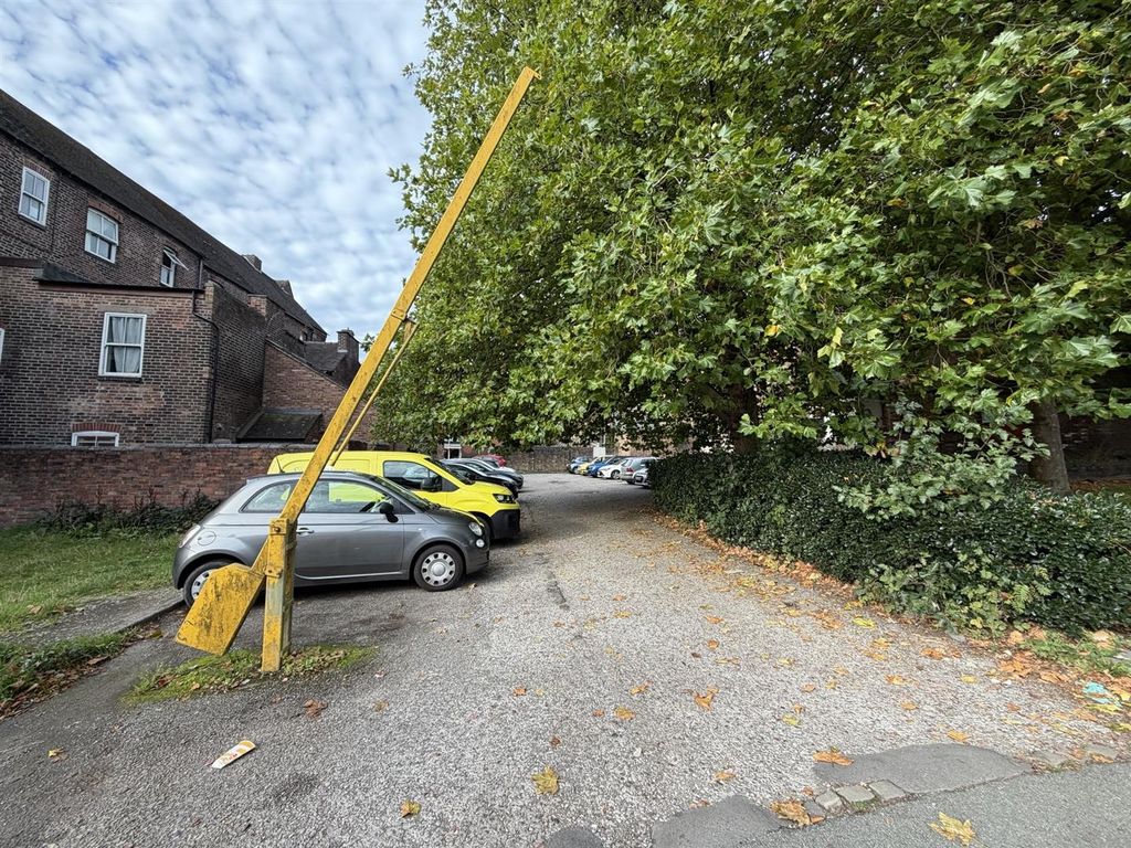 Property photo 3 of 4