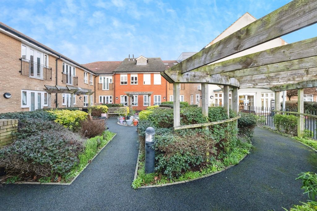 Property photo 2 of 11