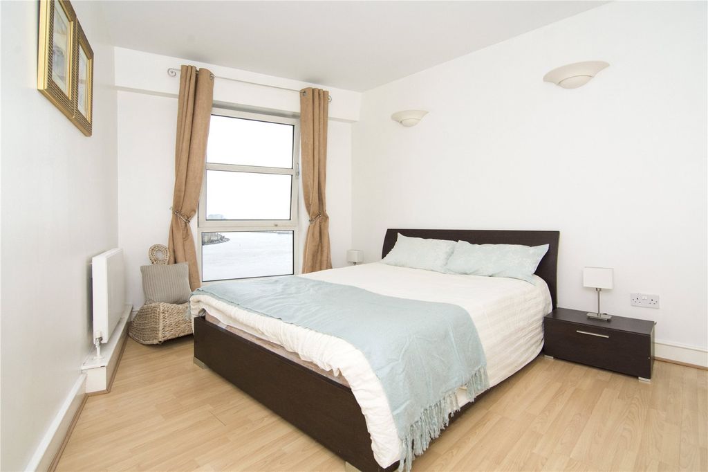Property photo 3 of 17 Bedroom 1
