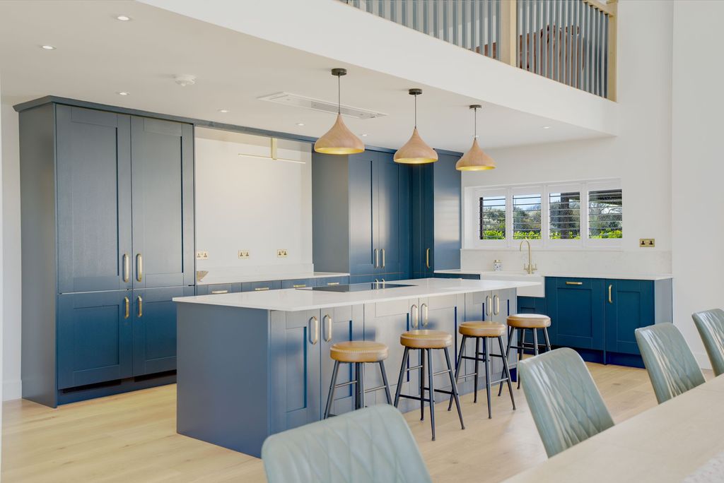 Property photo 2 of 25