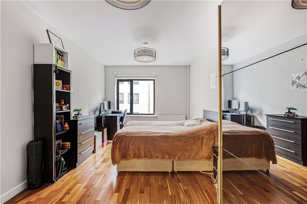 Property photo 2 of 19 Bedroom