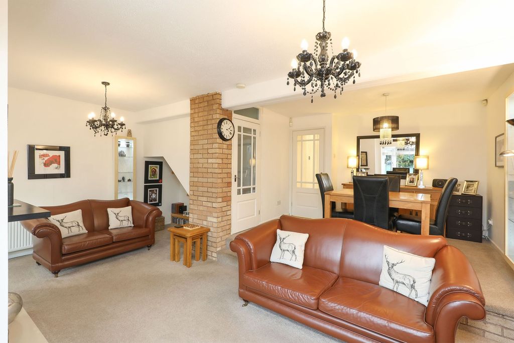 Property photo 3 of 28