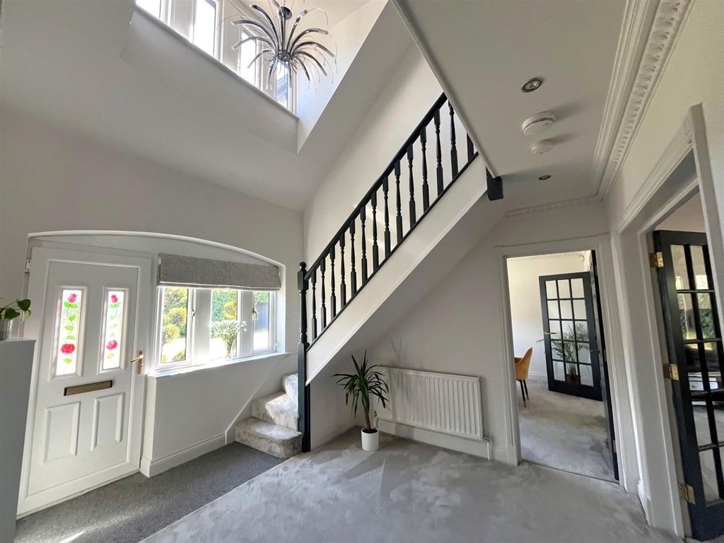 Property photo 2 of 22