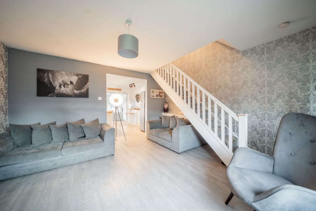 Property photo 3 of 22