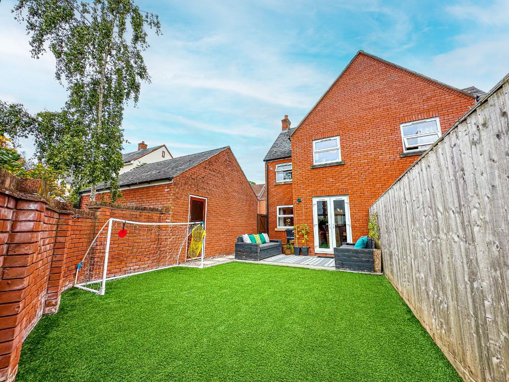 Property photo 2 of 22 5230267