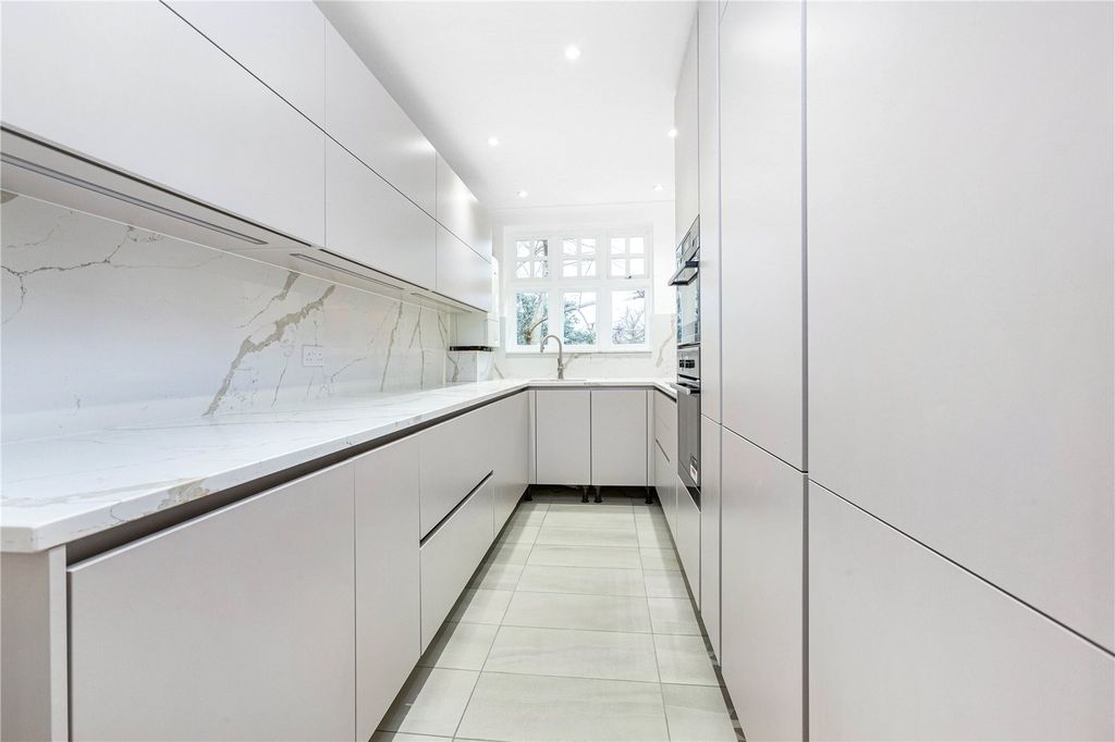 Property photo 2 of 14 Kitchen