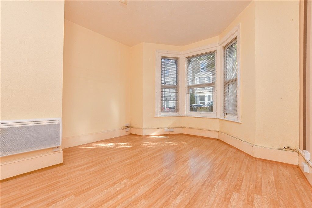 Property photo 2 of 14 Flat 1 Lounge