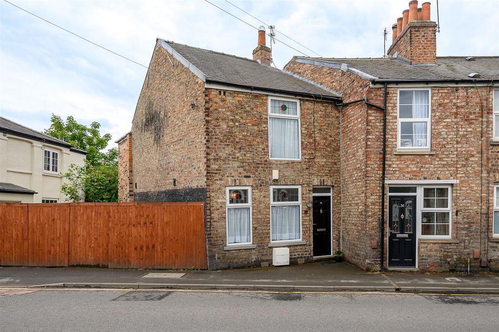 Property photo 1 of 14 External