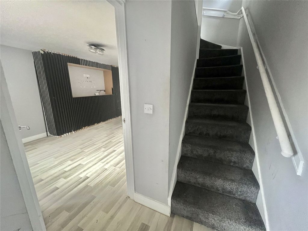 Property photo 2 of 11 Picture No. 14