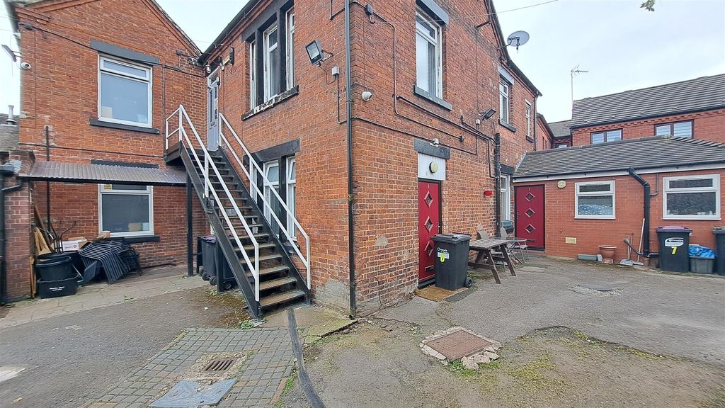 Property photo 3 of 20 External