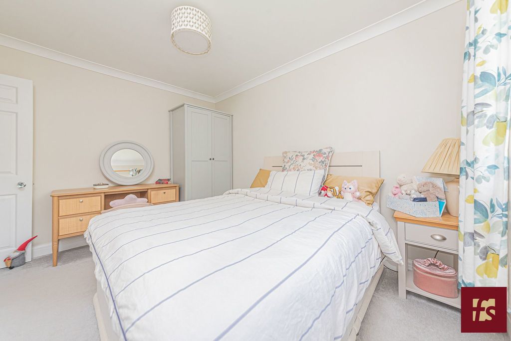 Additional image 25 of 5 bed detached house for saleTalisman Close, Crowthorne, Berkshire RG45