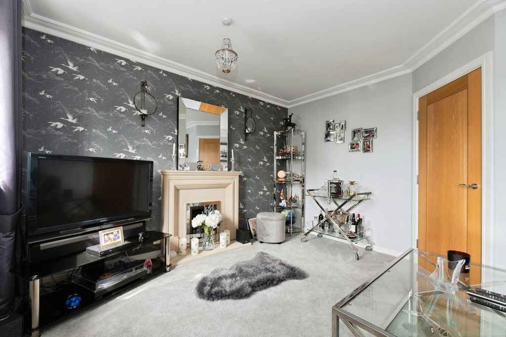 Property photo 3 of 19 Pbox-Img.Jpg