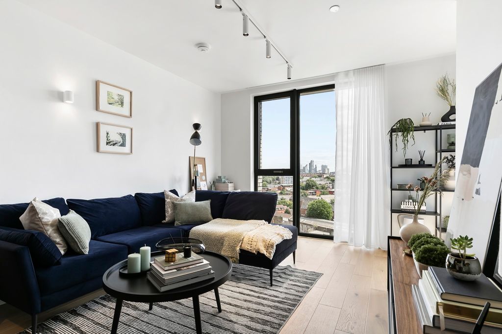 Property photo 1 of 38 Living Room