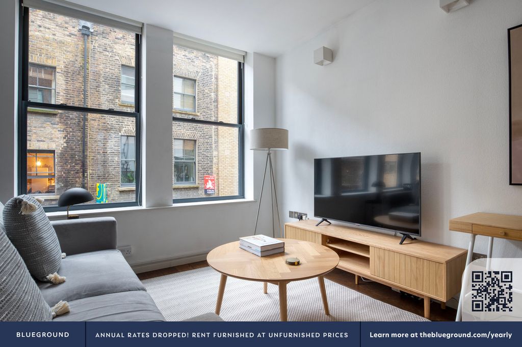 Property photo 3 of 15 Living Room