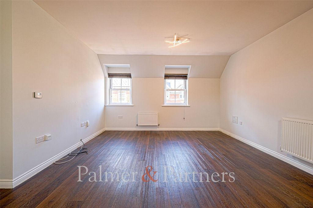 Property photo 3 of 8 Reception Room