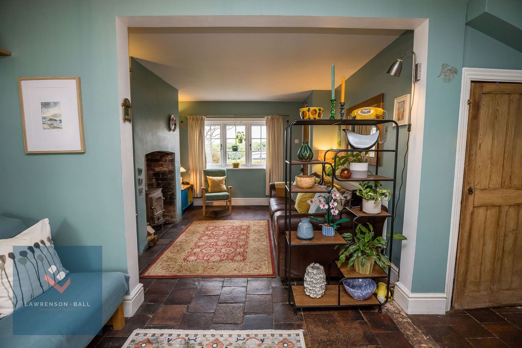 Property photo 2 of 25 Lounge/Dining/Family Room