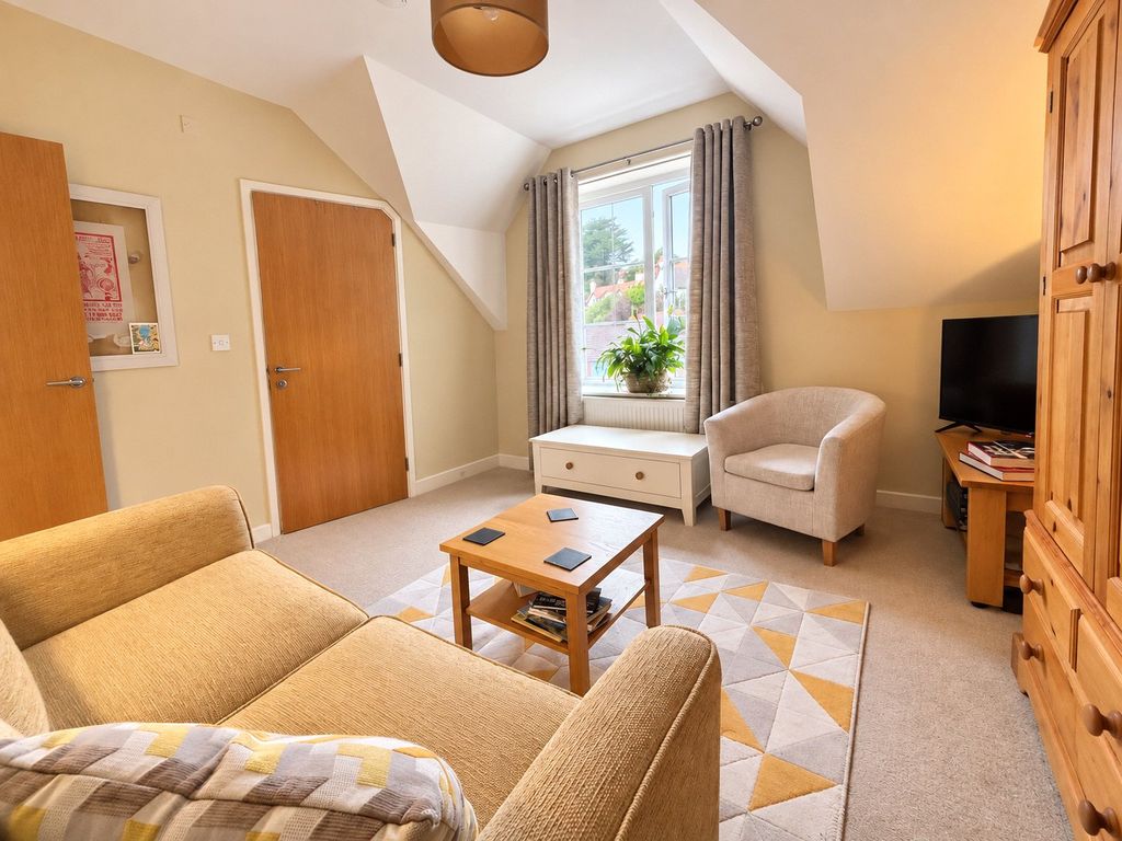 Property photo 3 of 21 3 - Picture No. 03