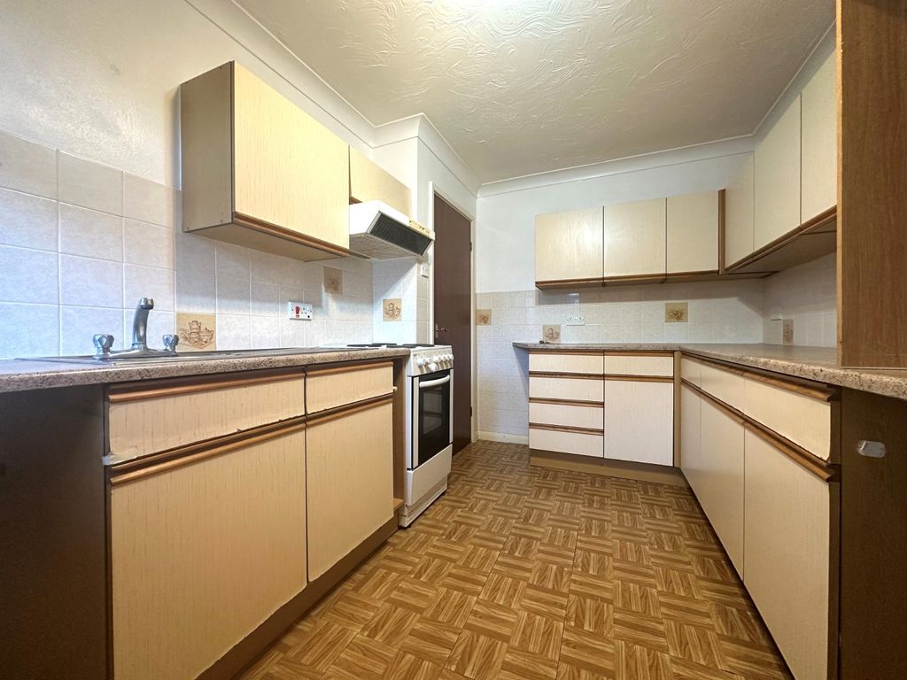 Property photo 3 of 8 Picture No. 12