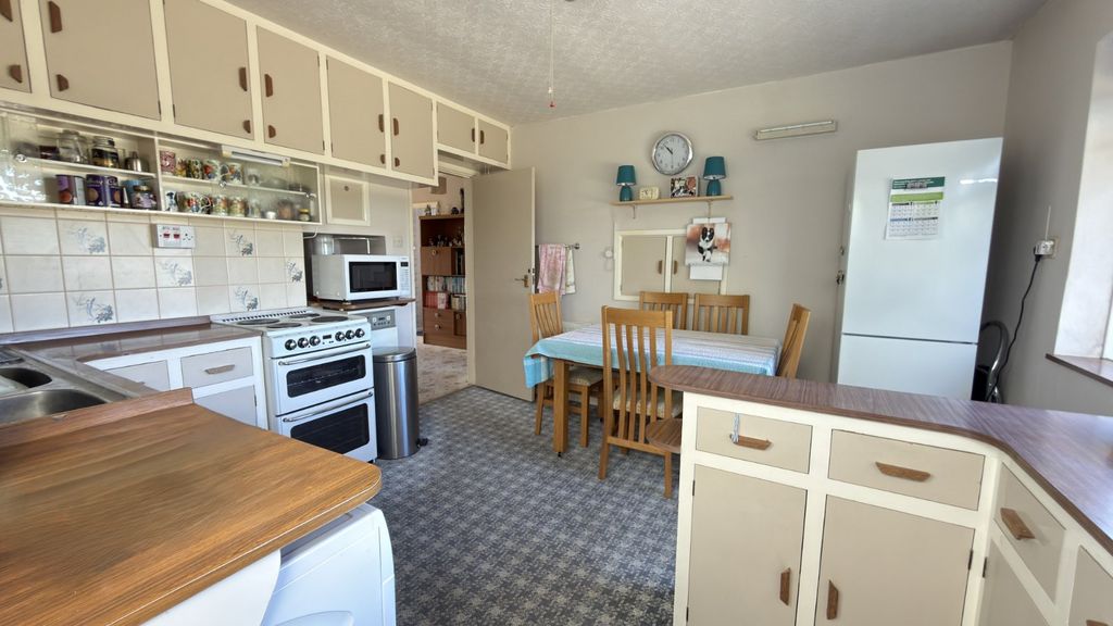 Property photo 2 of 12 Picture No. 72