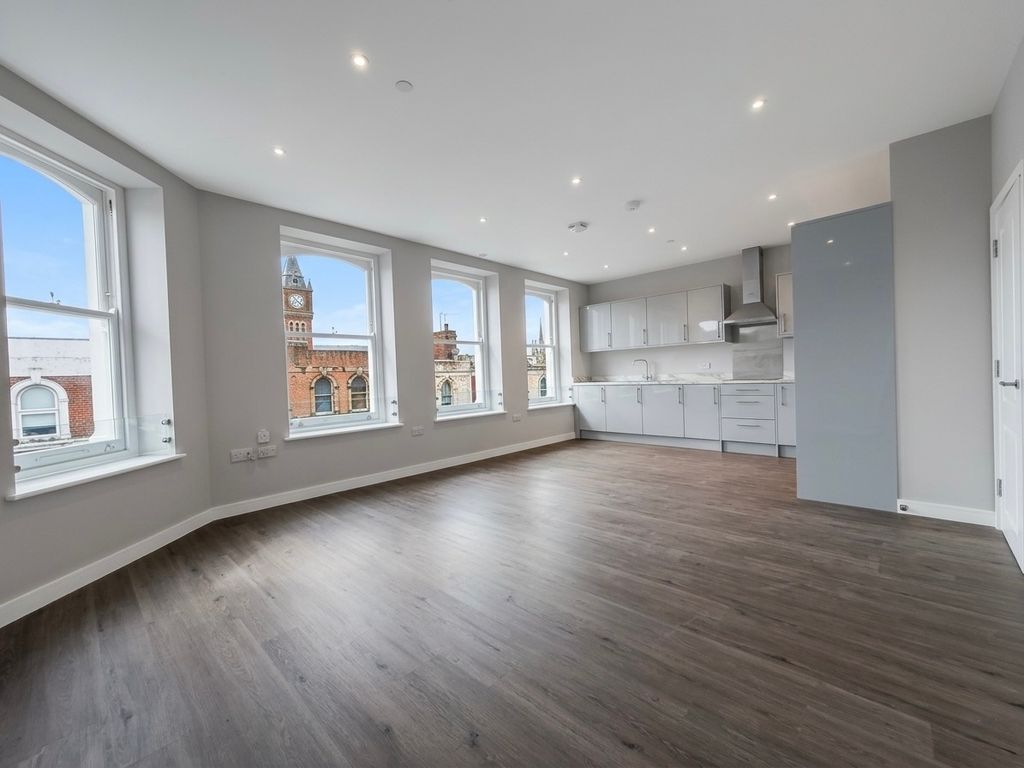 Property photo 1 of 7 Balcony