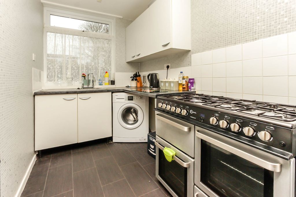 Property photo 3 of 9 Kitchen Area