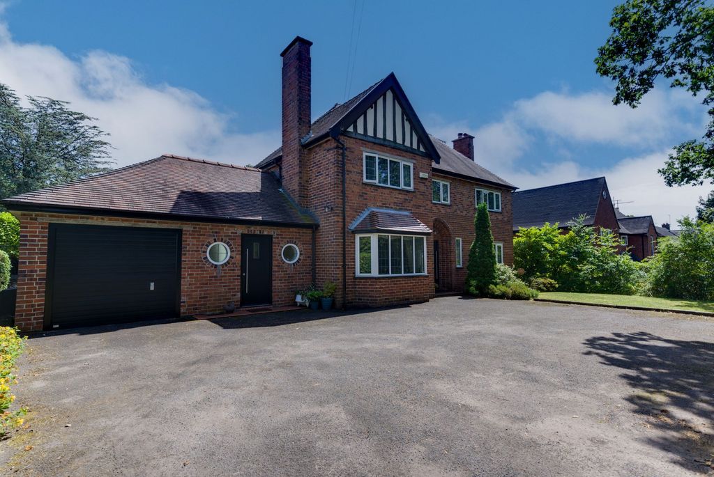 Property photo 2 of 40