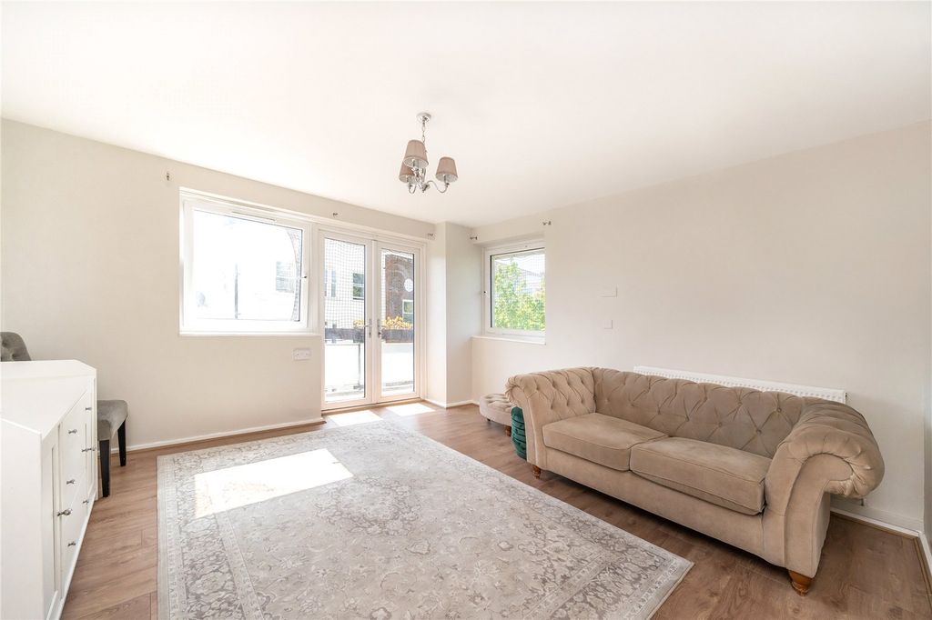 Property photo 2 of 9 Reception