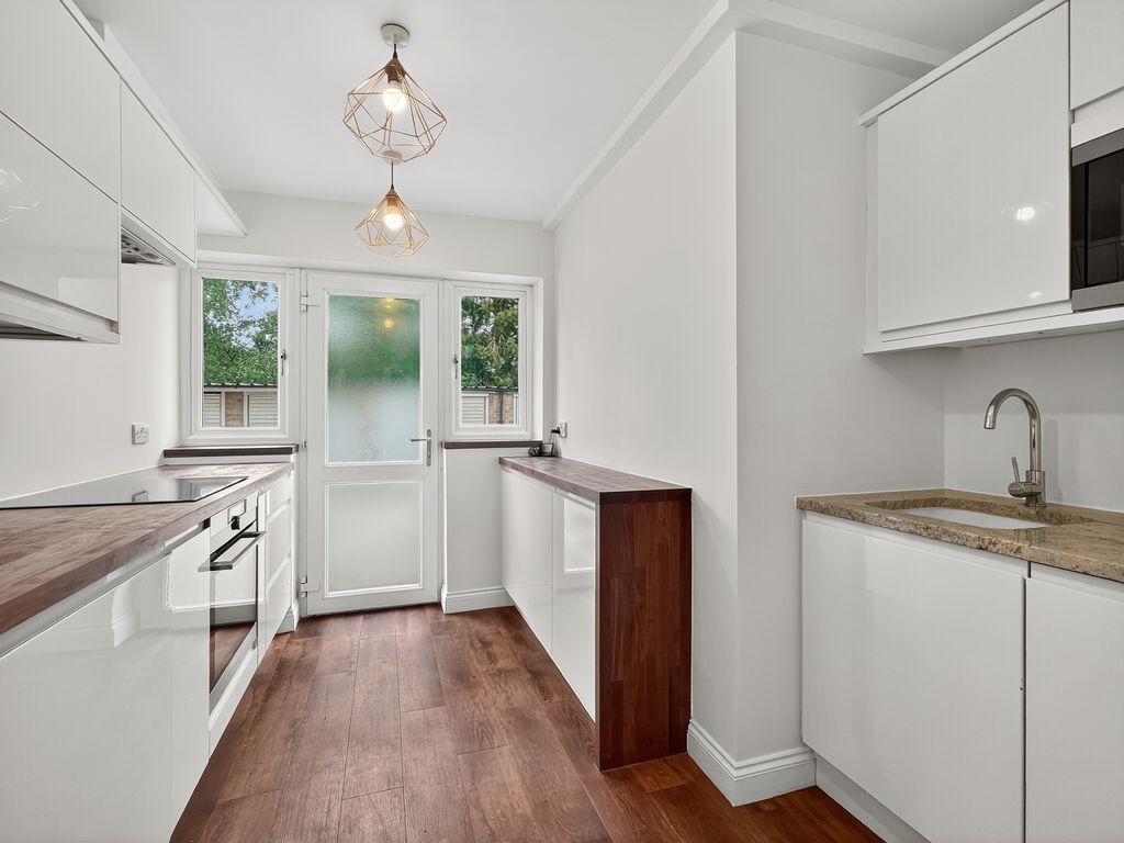Property photo 3 of 15 697A0A8c1Fc357Eb52584Ca388Affbeb19A48Dde