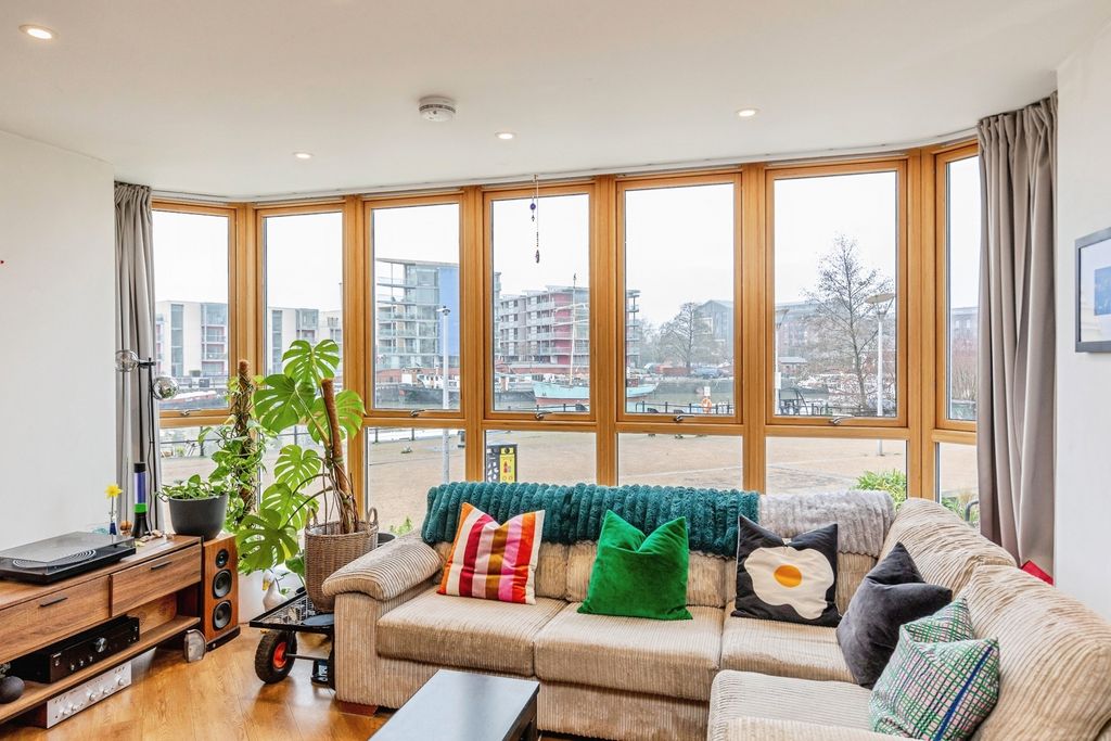 Property photo 2 of 13 Pbox-Img.Jpg