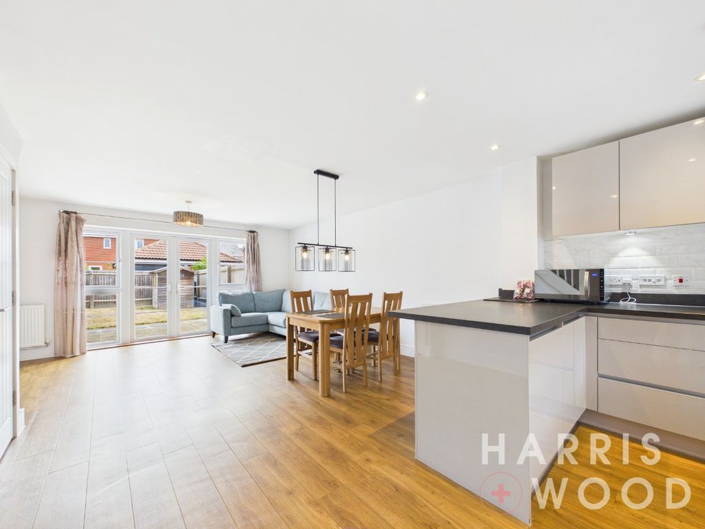 Property photo 2 of 22 5350832