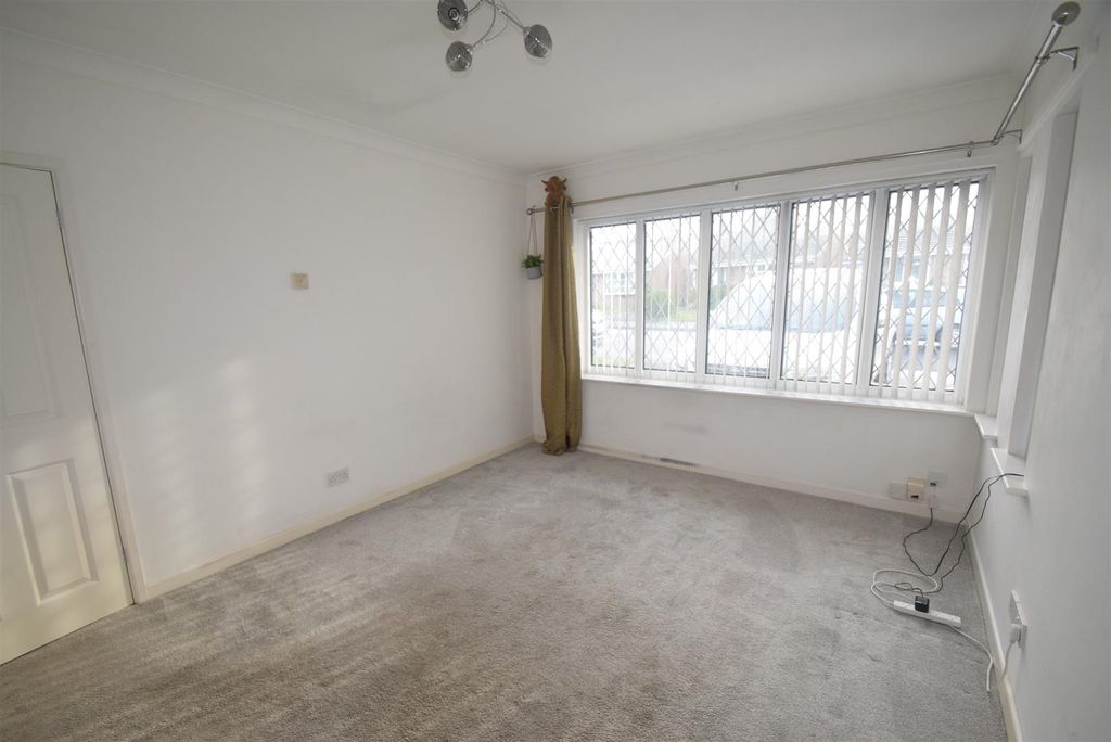 Property photo 2 of 10 Lounge