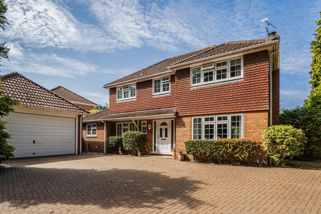 Property photo 1 of 18 External