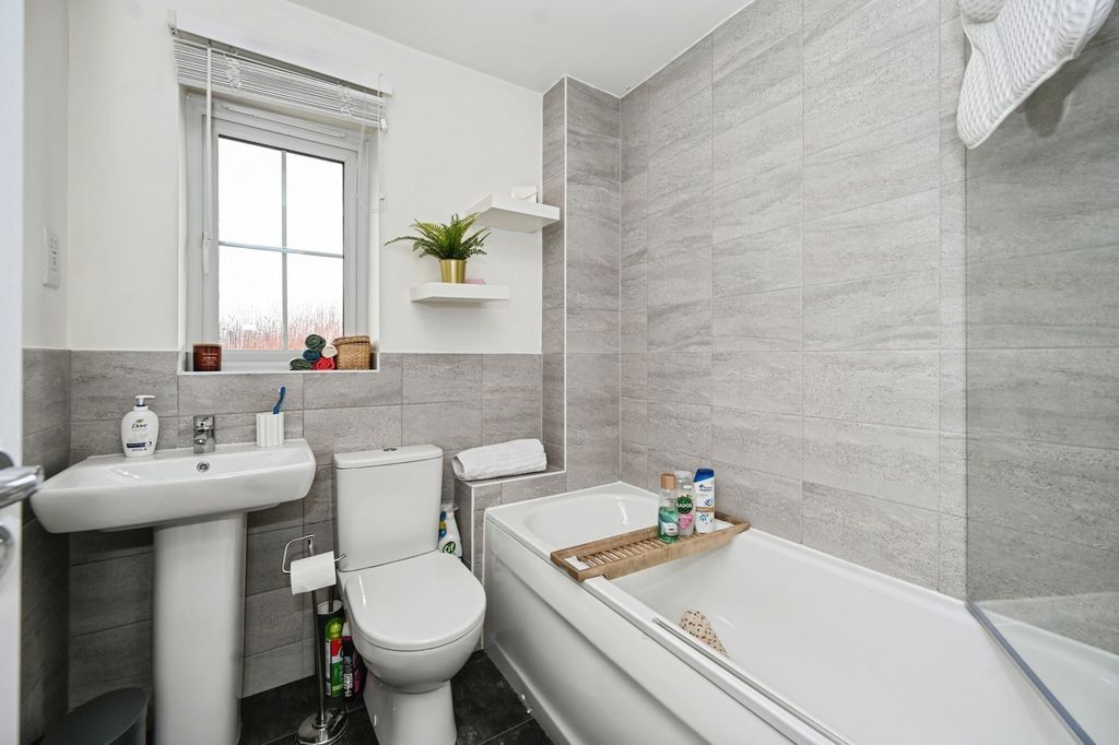 Property photo 2 of 17 Pbox-Img.Jpg