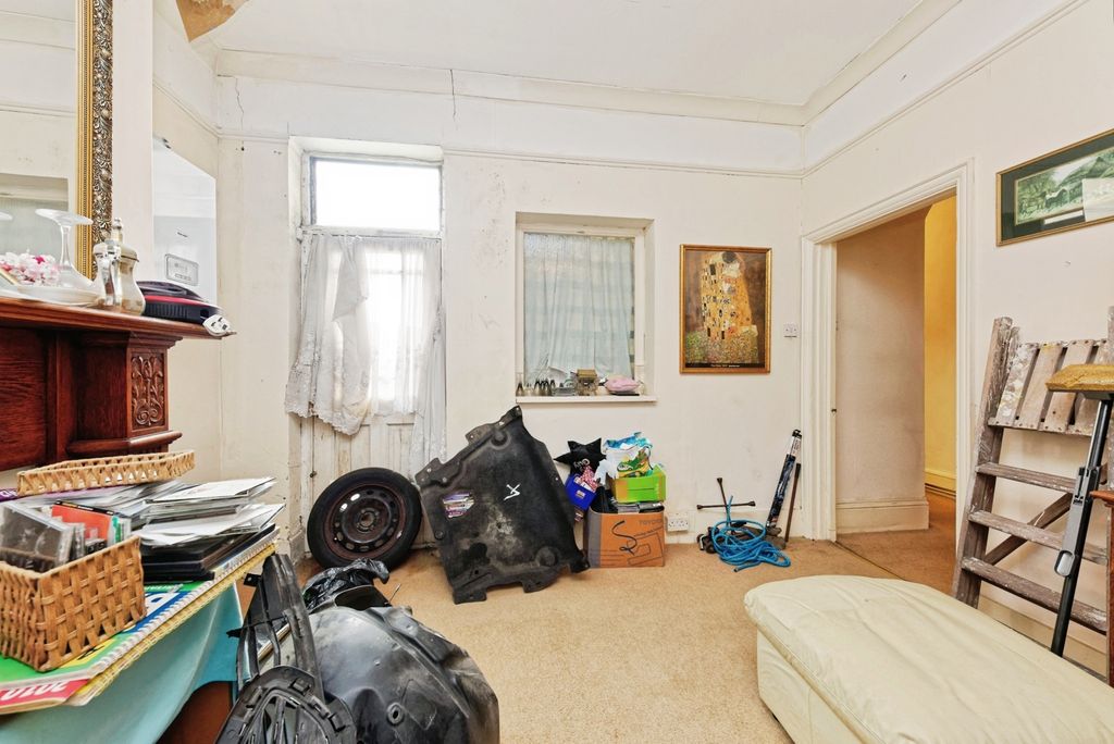 Property photo 3 of 20 Pbox-Img.Jpg