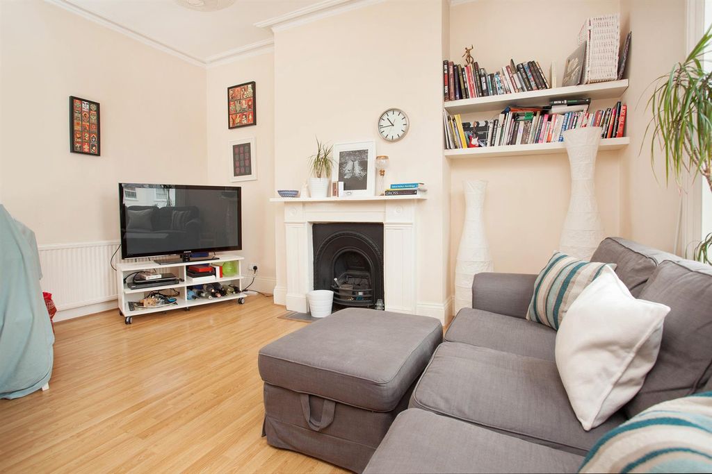 Property photo 2 of 6