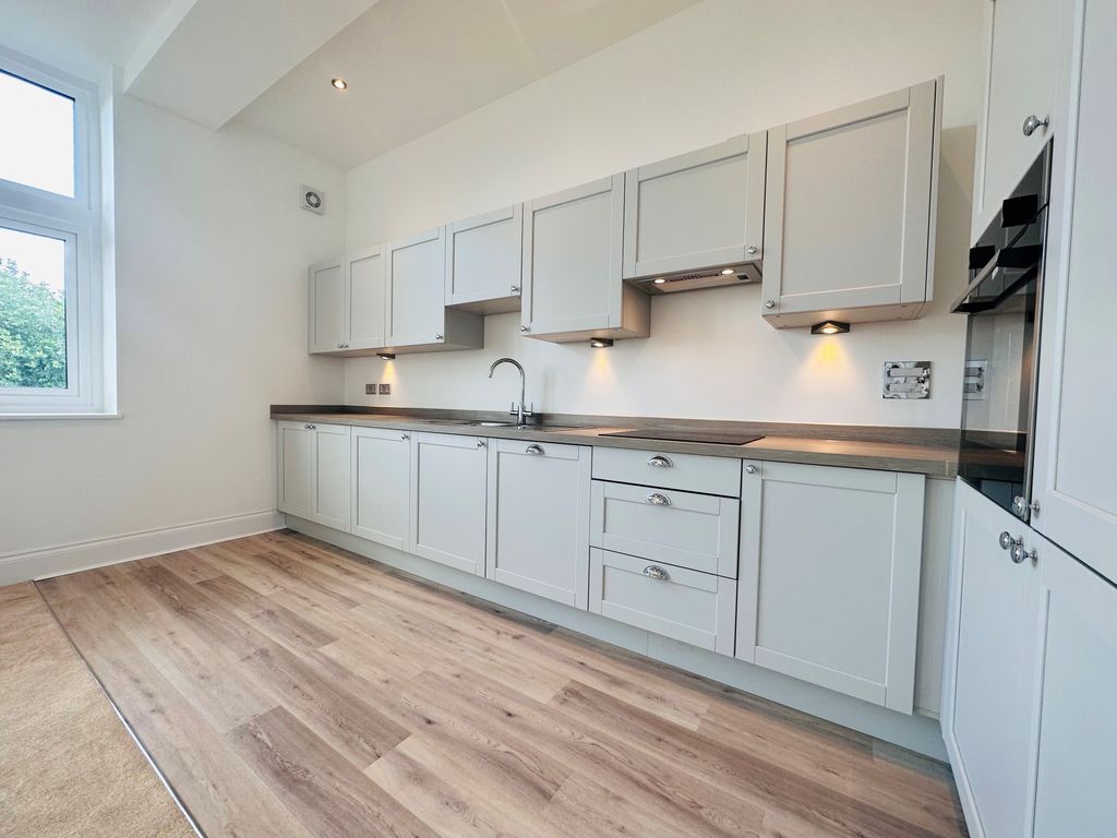 Property photo 3 of 5 Kitchen